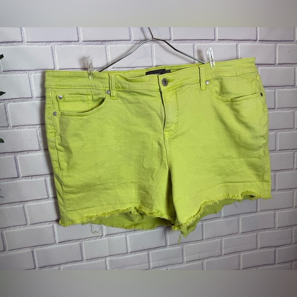 Torrid Women's Neon Yellow Cutoff Shorts - plus Size 22 - Picture 3 of 9